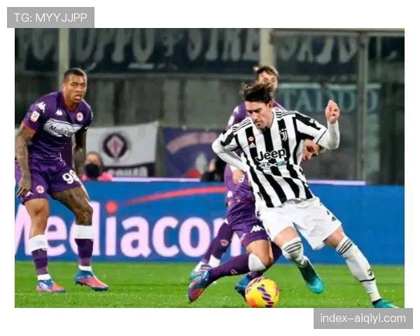 特写：弗拉霍维奇赛后加练射门，强调“压迫始于前锋的第一脚触球”